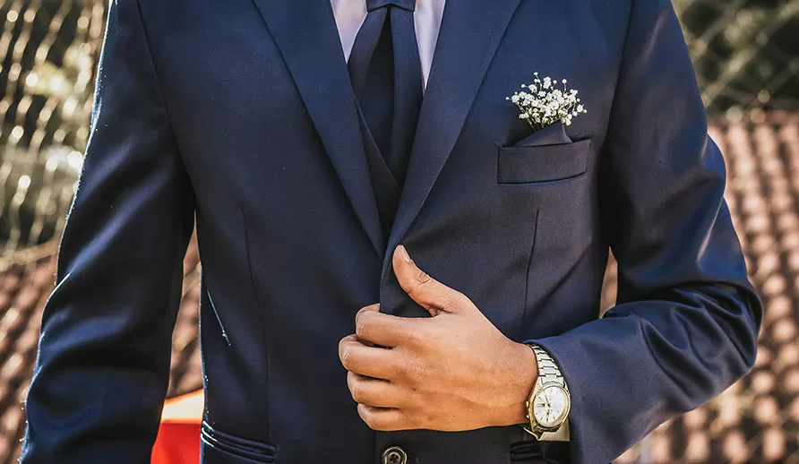 MEN SUITS MATERIAL SELECTION GUIDE