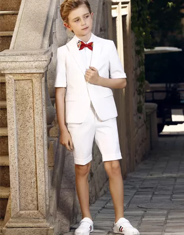 SHORT-SLEEVED SUIT SET