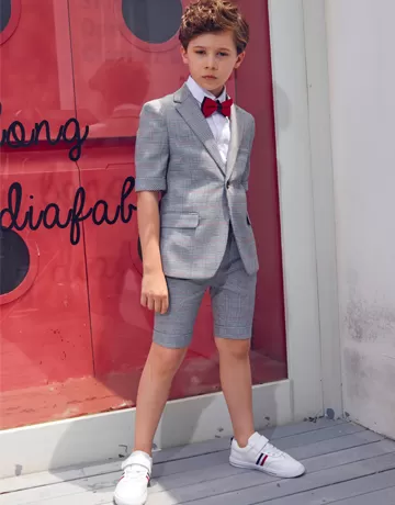 gray short-sleeved suit set